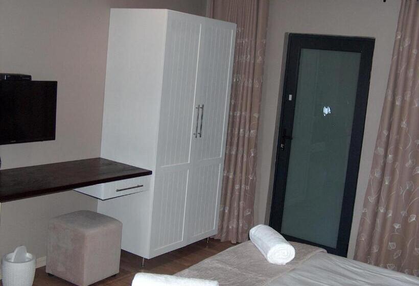 Номер Superior, The Courtyard Guest House