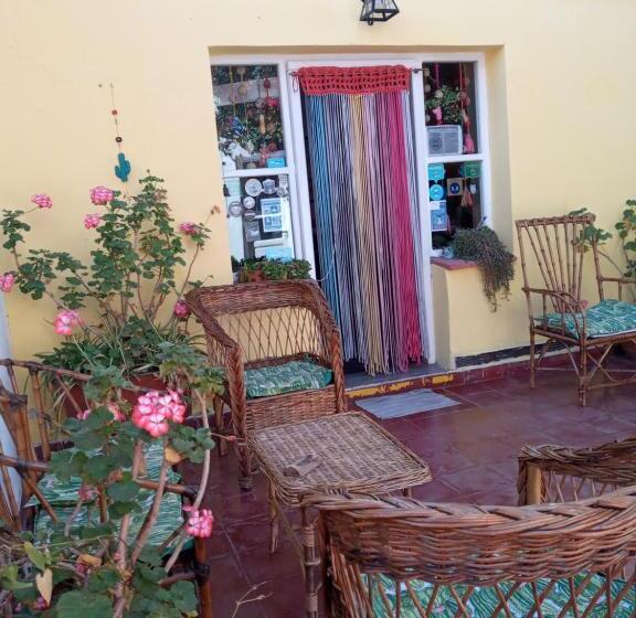اتاق خانوادگی, Hospedaje Los Cardones