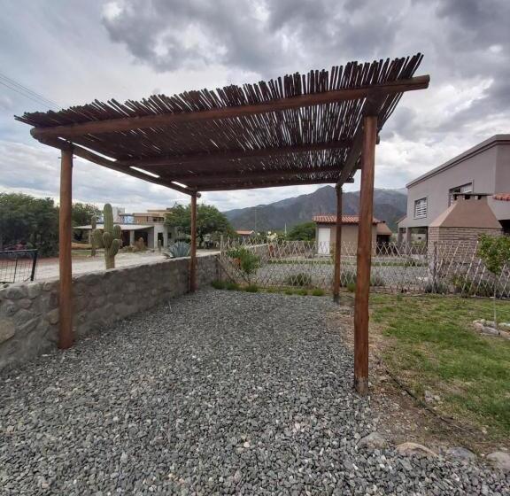 کلبه ییلاقی, Hospedaje Los Cardones