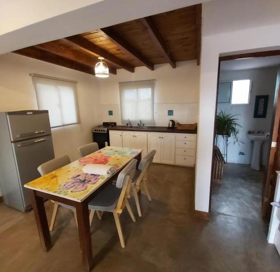 کلبه ییلاقی, Hospedaje Los Cardones