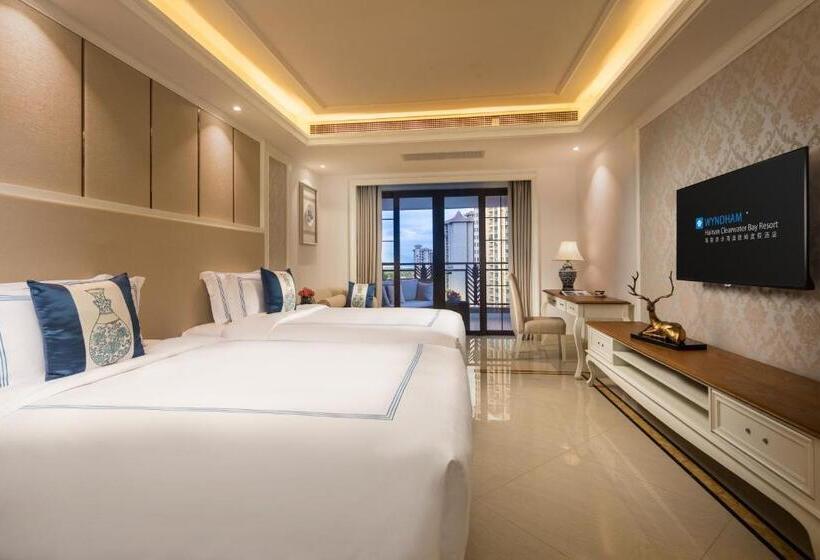 带城市景观的标准间, Wyndham Hainan Clearwater Bay Resort