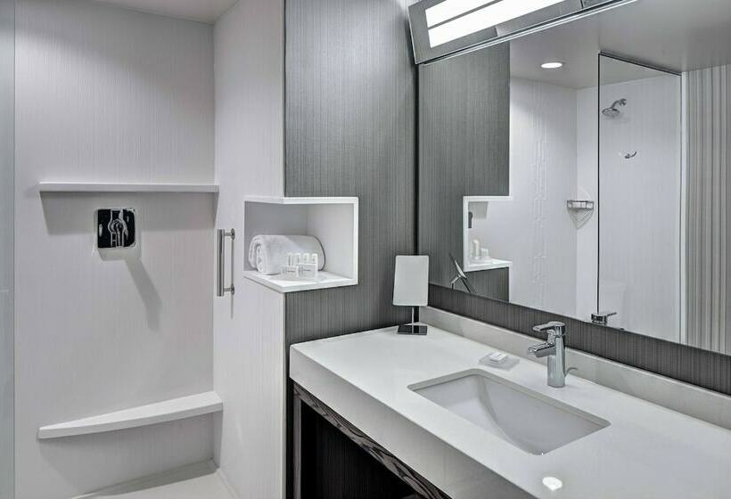Номер Стандарт Двуспальная Кровать, Courtyard By Marriott Appleton Riverfront