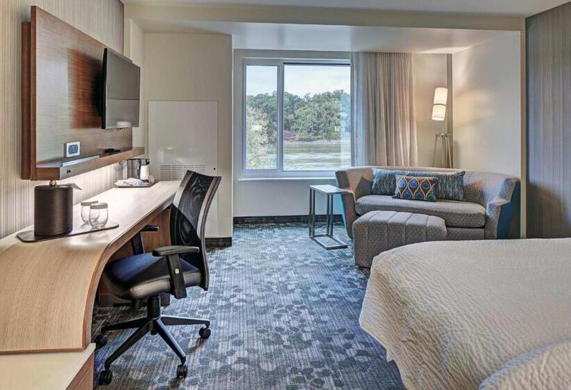 Стандартный Номер Кровать Кинг, Courtyard By Marriott Appleton Riverfront