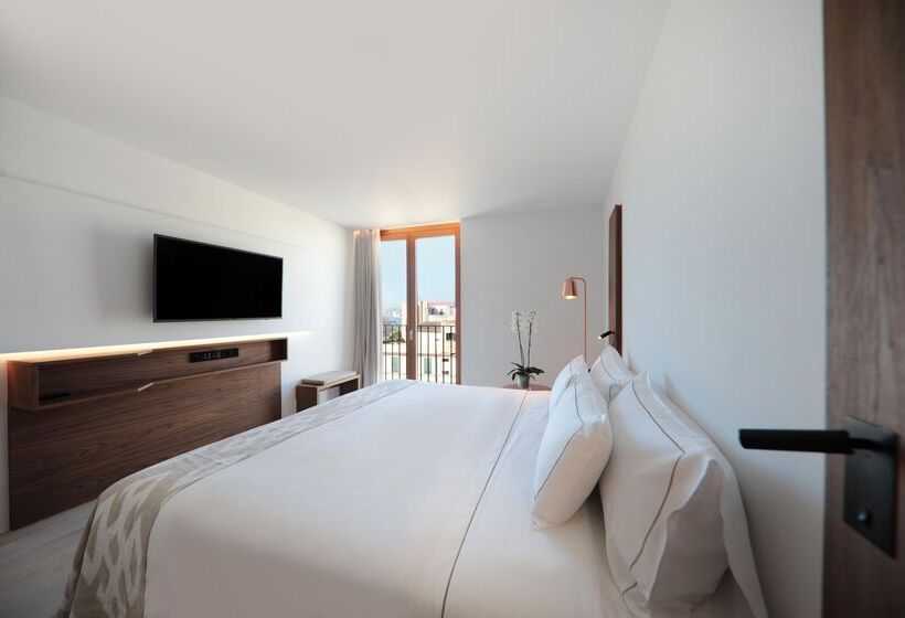 Полулюкс, Es Princep   The Leading Hotels Of The World
