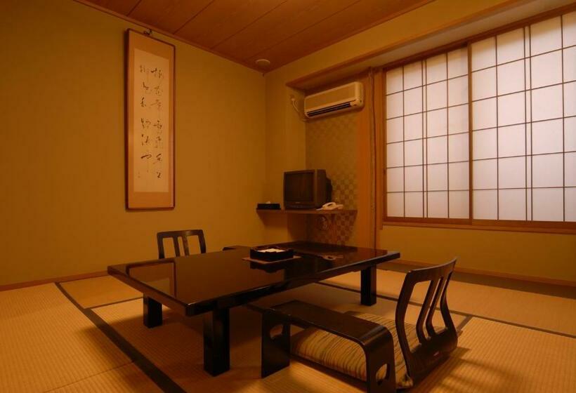 Номер Economy, Marukyu Ryokan