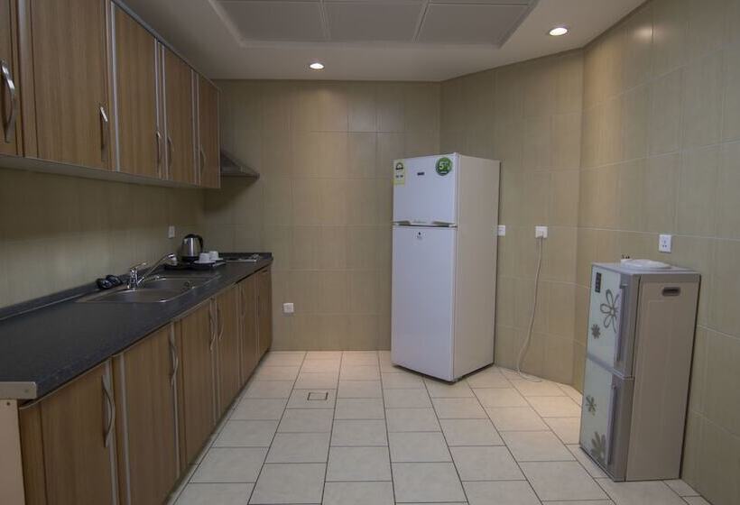 Апартаменты 3 Спальни, Sadeem Al Fajr Hotel Suites