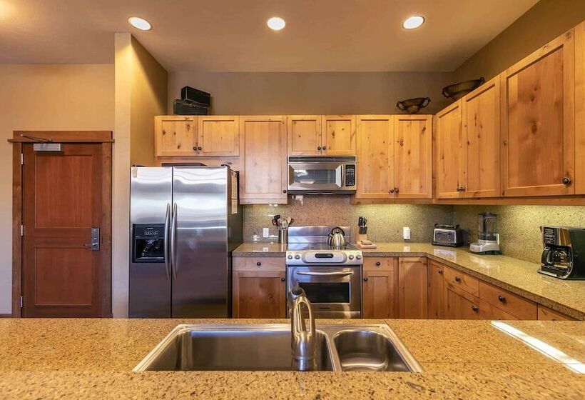 Апартаменты 2 Спальни, East West Hospitality Tahoe