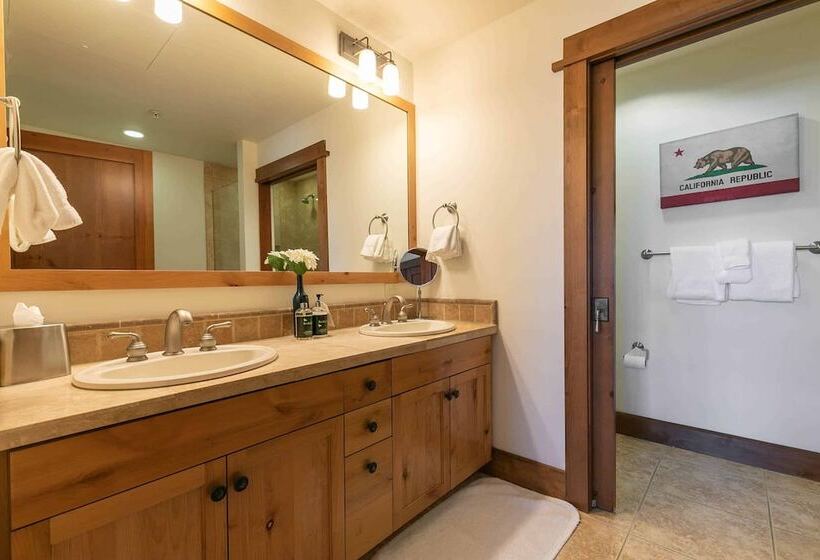 Апартаменты 2 Спальни, East West Hospitality Tahoe