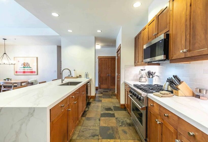 Апартаменты 3 Спальни, East West Hospitality Tahoe