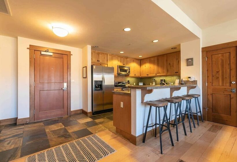 Апартаменты 2 Спальни, East West Hospitality Tahoe