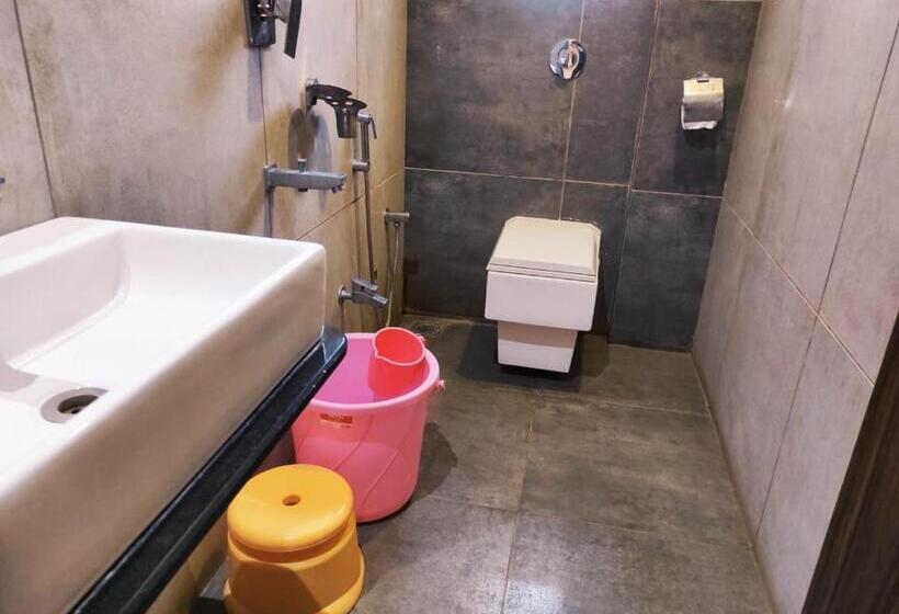 标准间, Manasi Inn