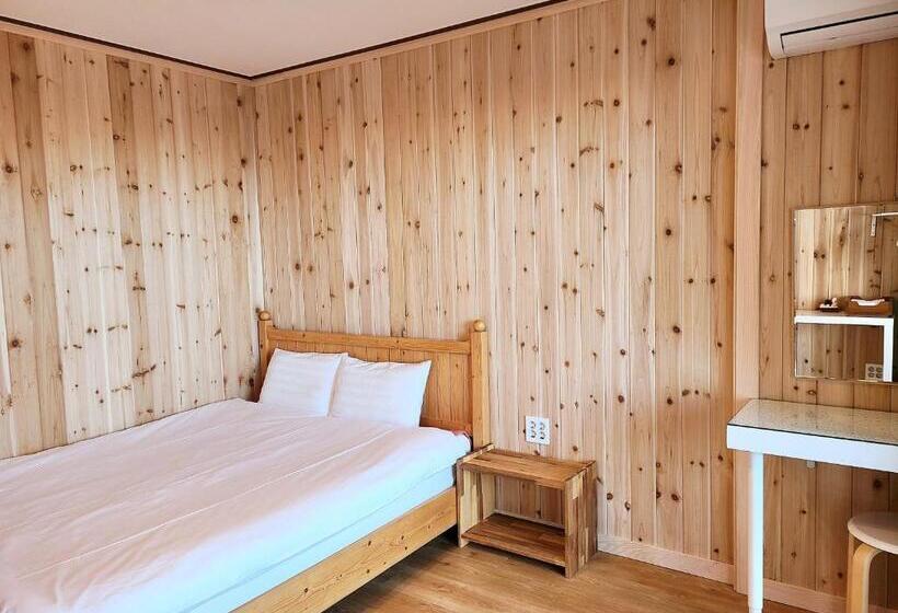 Номер Стандарт Вид на Море с Балконом, Galeum Guesthouse