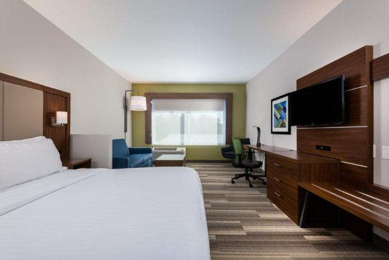 장애인을 위한 스위트, Holiday Inn Express Queensbury Lake George Area, An Ihg