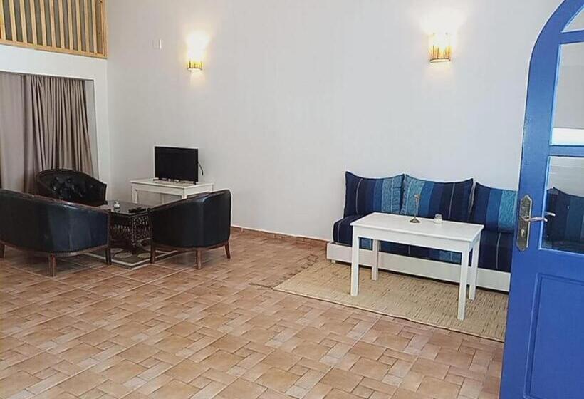 Семейное Студио, Auberge Du Marabout