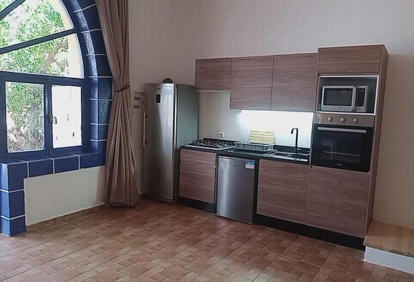 Семейное Студио, Auberge Du Marabout