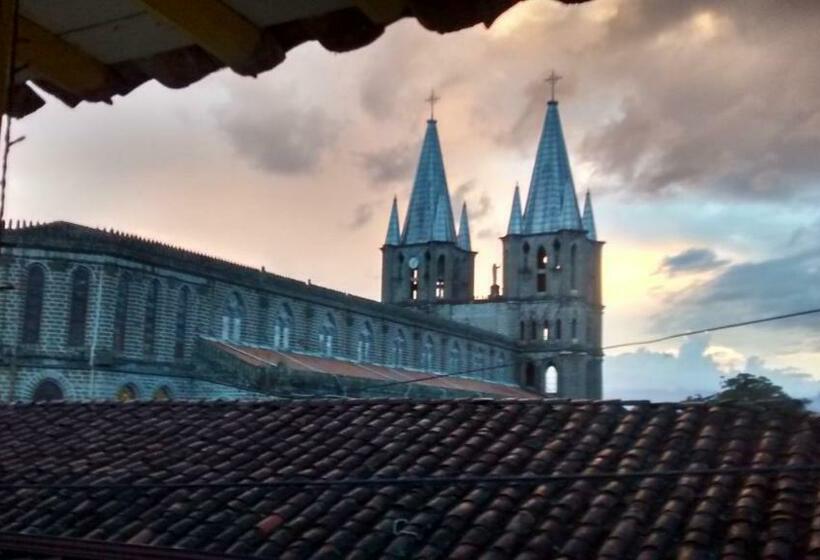 标准间, La Casa Amarilla