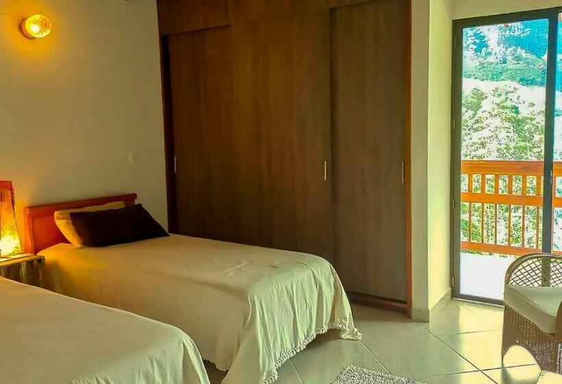 标准间, La Casa Amarilla