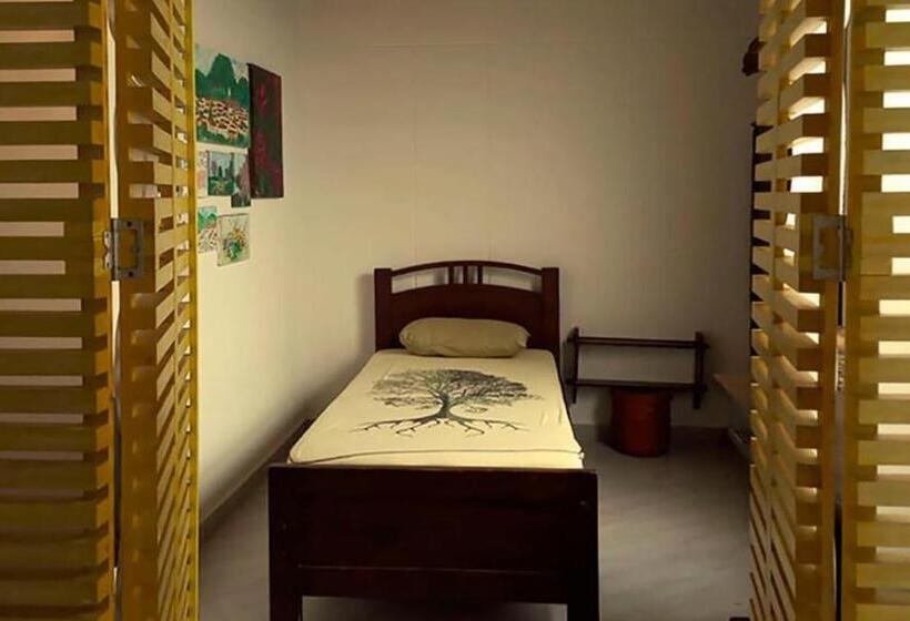 标准间, La Casa Amarilla