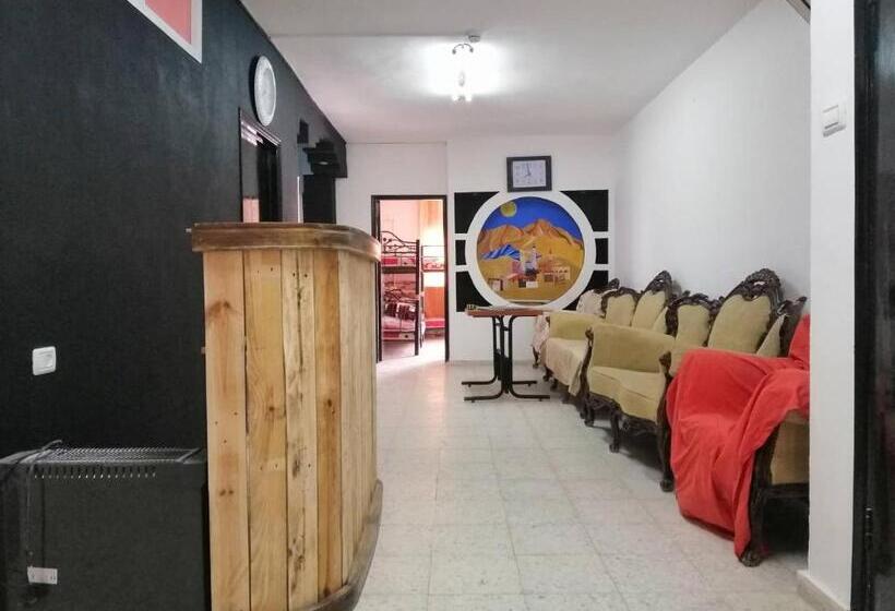 اتاق لوکس, Bunksurfing Hostel