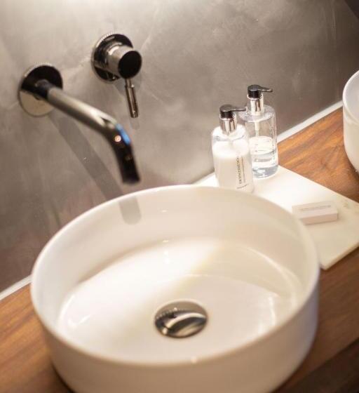 اتاق سوپریور با تخت بزرگ, Heuvelsuites