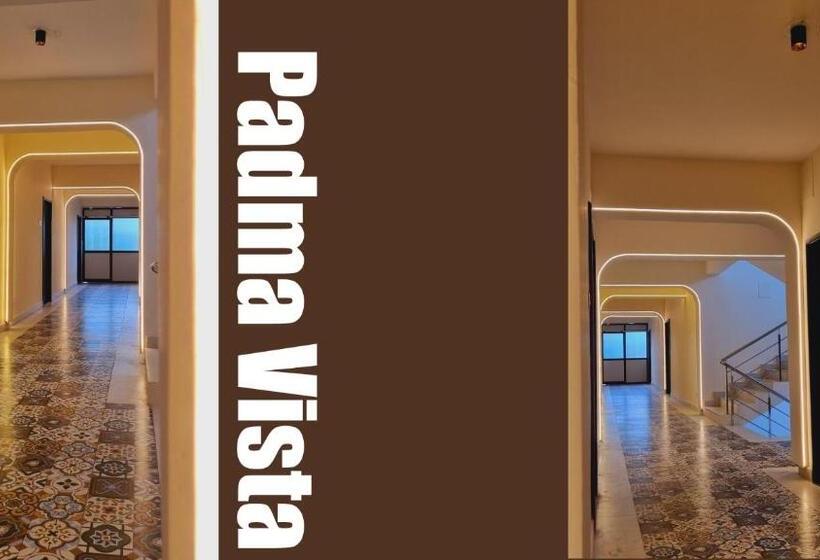 Номер Deluxe, Padma Vista Nellore Near Bus Stop