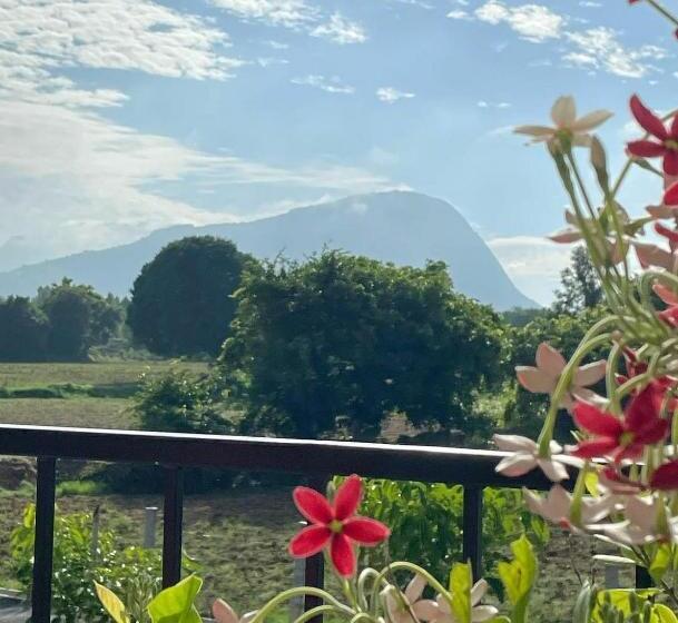 标准间带山景, Tuscan Breeze, Nandi Hills