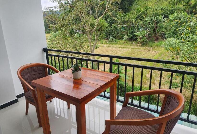 Номер Стандарт с Балконом, Onel Rest Inn