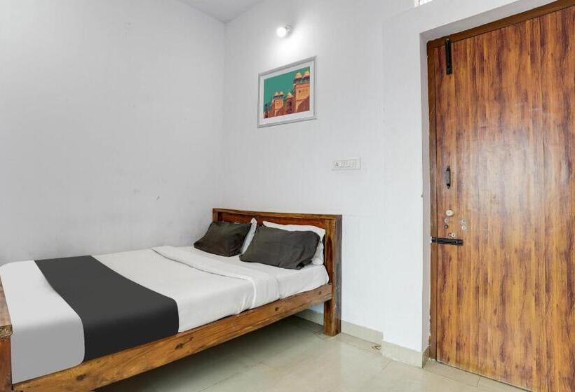三人经典房间, O Jashwanth Residency