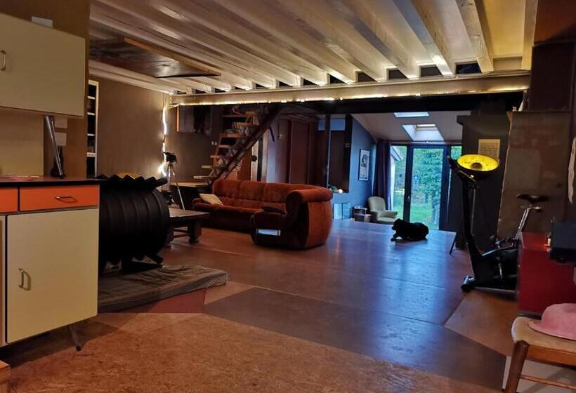 Номер Стандарт, Chambres Des Forges