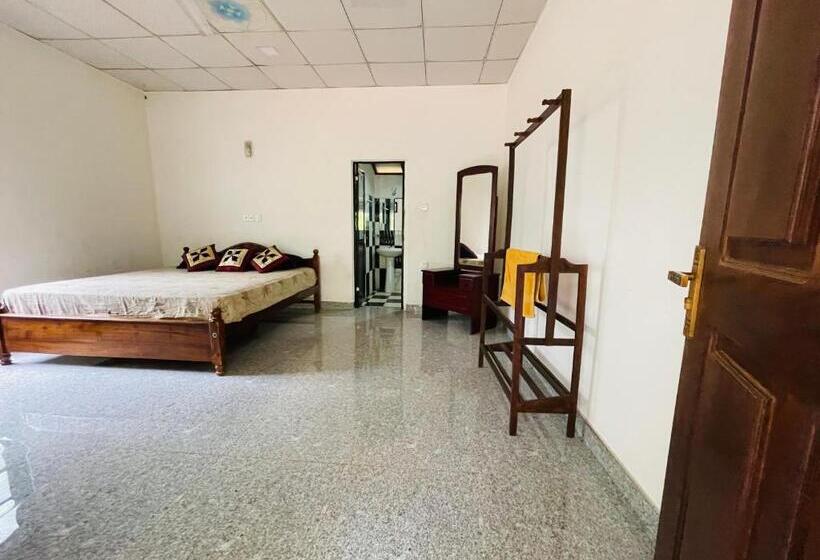 اتاق استاندارد, Railway Bungalow