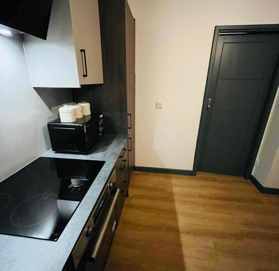 חדר סטנדרט חדר אמבטיה משותף, Kilburn Guest Rooms 167