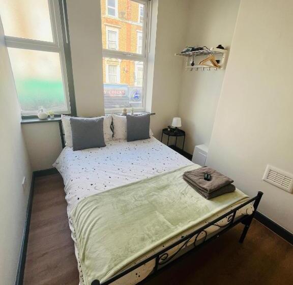 חדר סטנדרט חדר אמבטיה משותף, Kilburn Guest Rooms 167