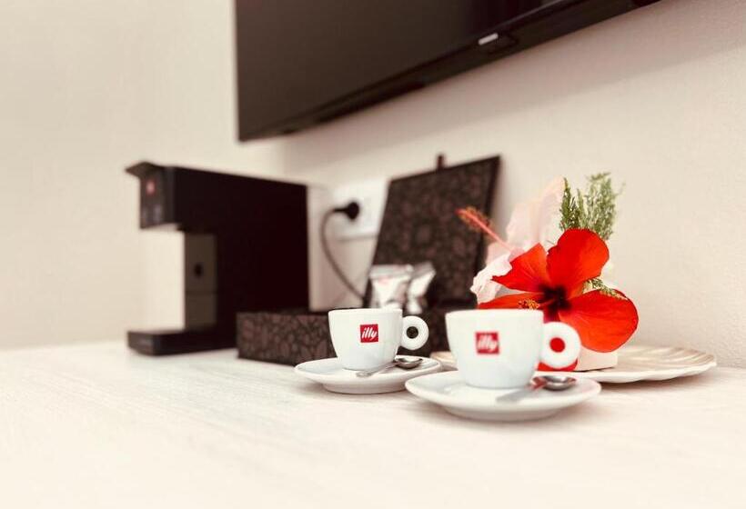 اتاق لوکس با تخت بزرگ, Maison Madeleine
