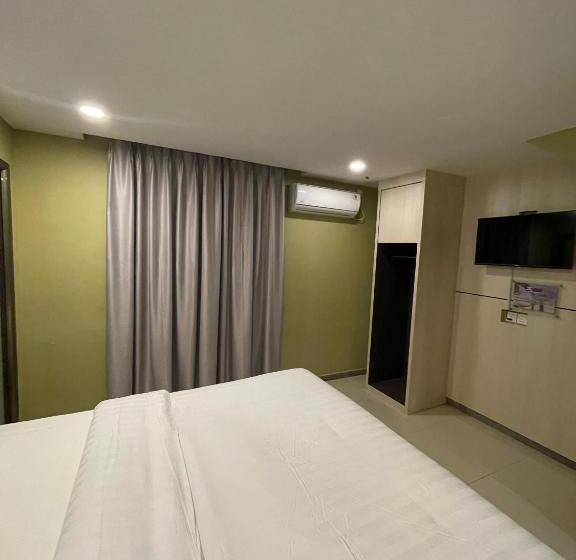 Номер Deluxe, Xten Guest House Near Harbour Bay Batam