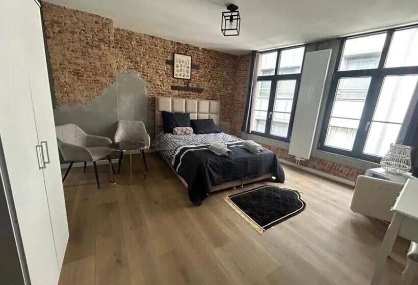 آپارتمان 1 خوابه, Cosy Room In Antwerp City