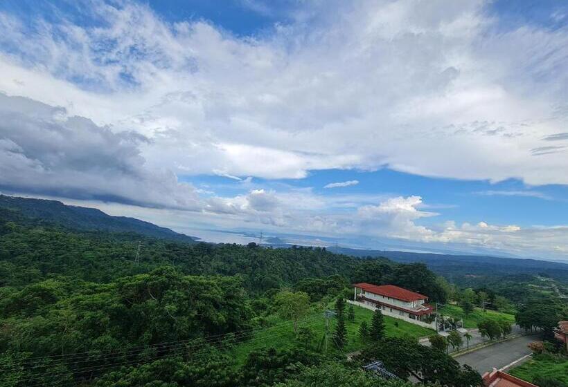 Семейный Номер, The Mandala Nook Splendido Taal Condo Staycation