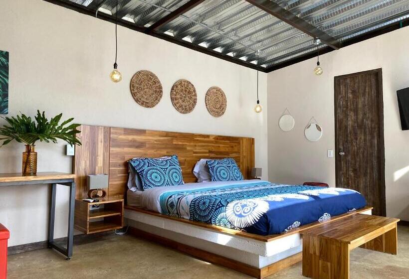 Suite with lake view, Adama Bio