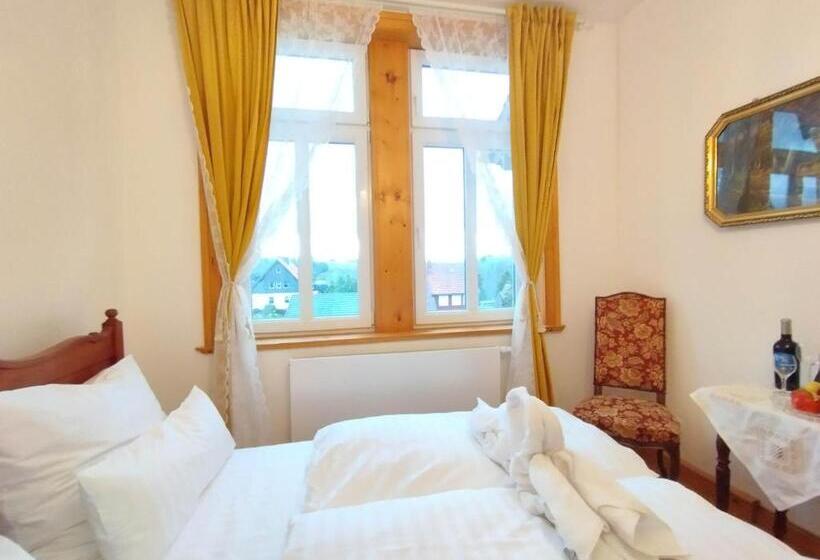 Номер Стандарт с Балконом, Unik Villa Kurz Urlaub Mit Veranda Und Balkon