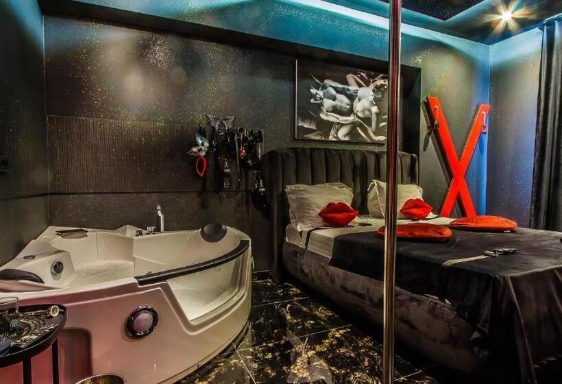 اتاق استاندارد با تخت بزرگ, Romeo Nights   Love Rooms   Jacuzzi Hydromassage