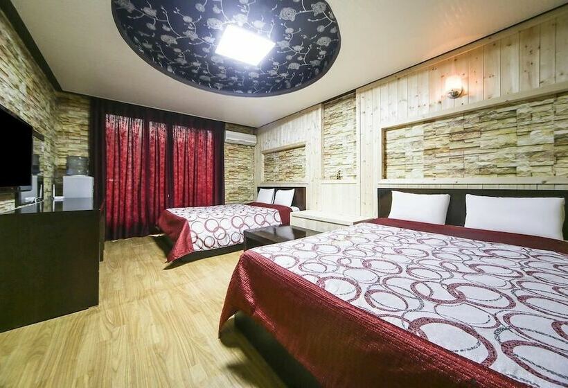 Номер Deluxe, Venus Motel&pension