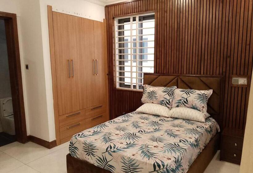 Номер Стандарт Вид на Парк, Oyster Golf 3 Sakumono   Holiday Apartments