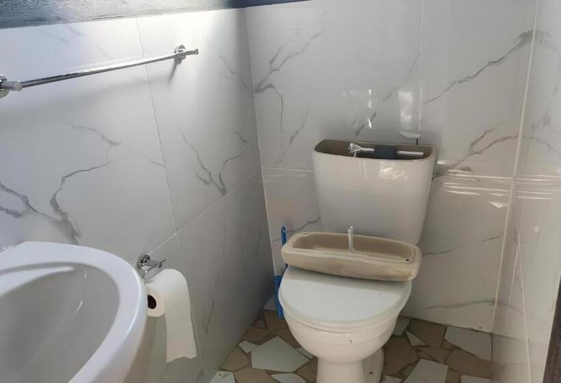 디럭스 룸, Monarca Inn   Affordable Accomodation In Makwane Molapo Location Qwaqwa