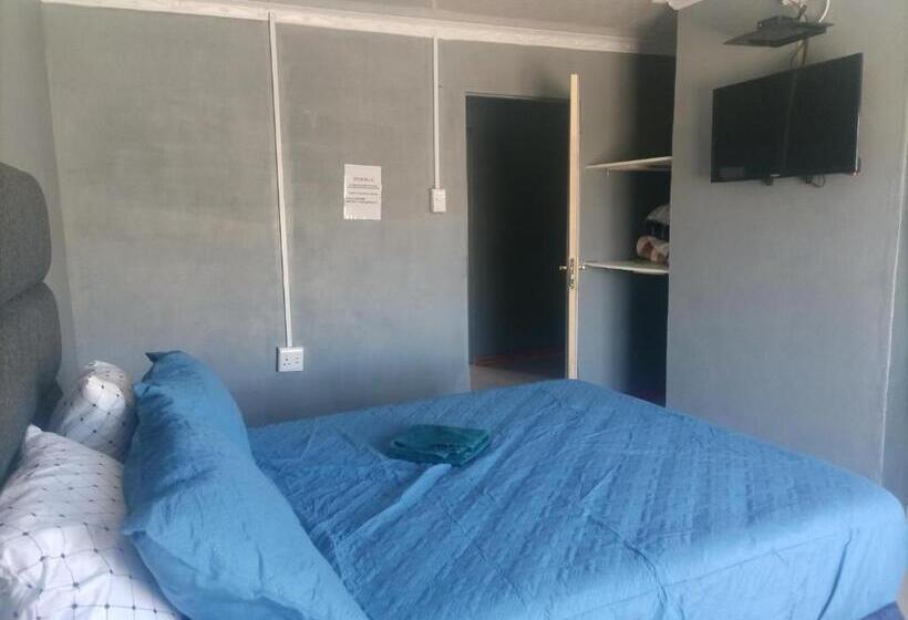 스위트, Monarca Inn   Affordable Accomodation In Makwane Molapo Location Qwaqwa