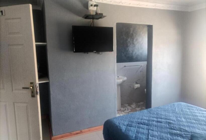 스위트, Monarca Inn   Affordable Accomodation In Makwane Molapo Location Qwaqwa