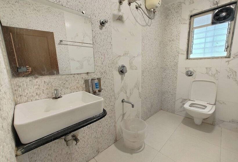 Номер Deluxe, Sai Inn Executive