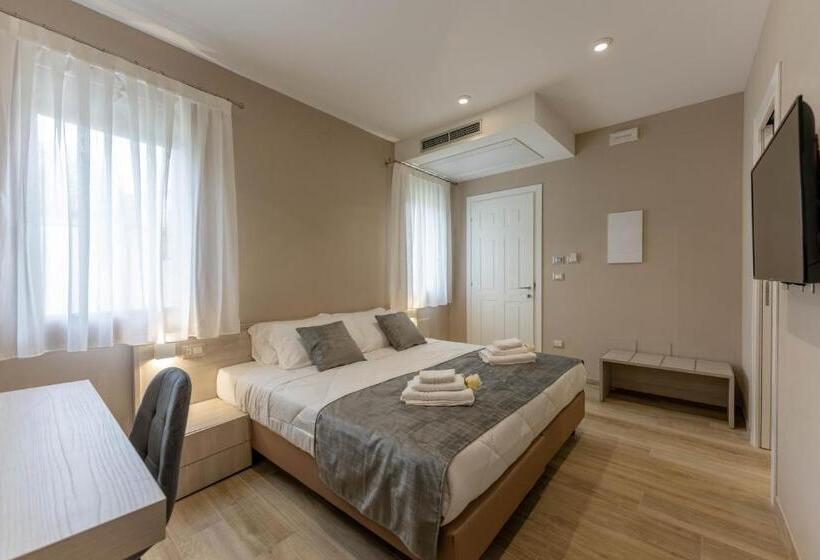 اتاق استاندارد با چشم‌انداز باغ, Villa Carducci