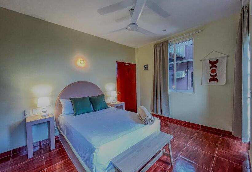 Номер Deluxe с Балконом, Viajero Puerto Escondido Hostel
