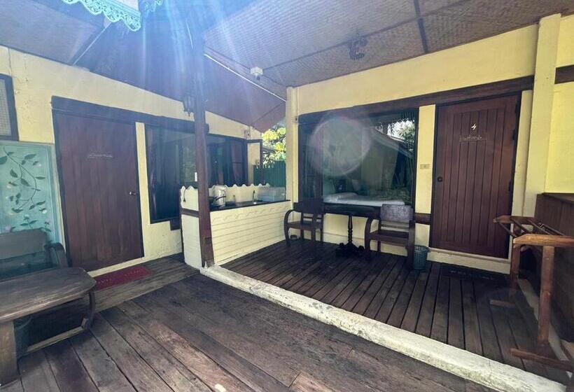 Семейный Номер, บ้านไม้คนเมือง Baan Mai Kon Muang Pai Resort