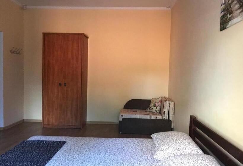 Номер Стандарт Трехместный, Veranda Guest House