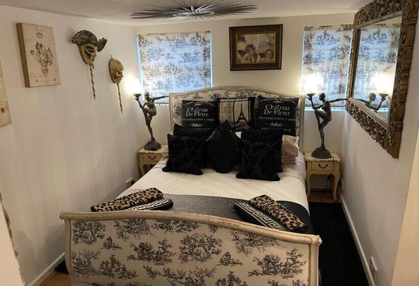 Номер Deluxe, Olivia House